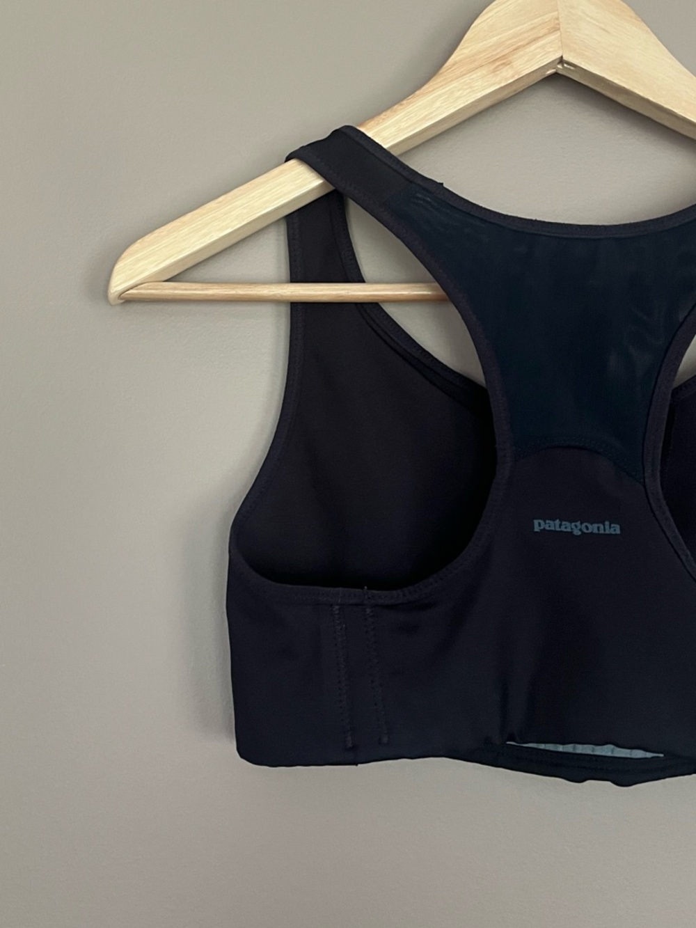 {Patagonia} Racerback Sports Bra in Black - Womens Small - Picture 5 of 8